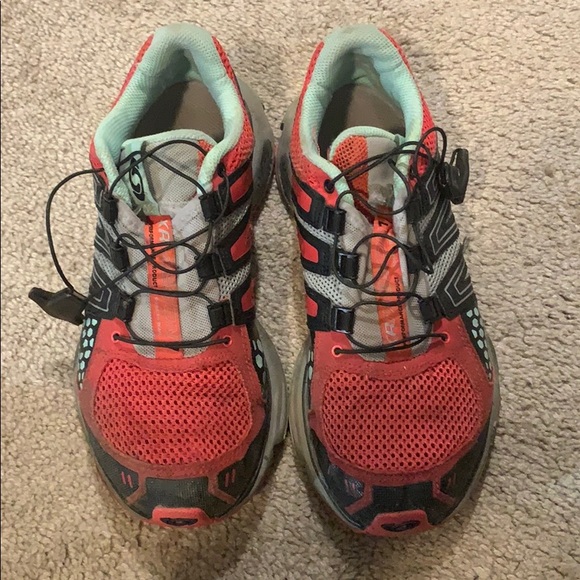 Salomon tennis shoes - Picture 1 of 3